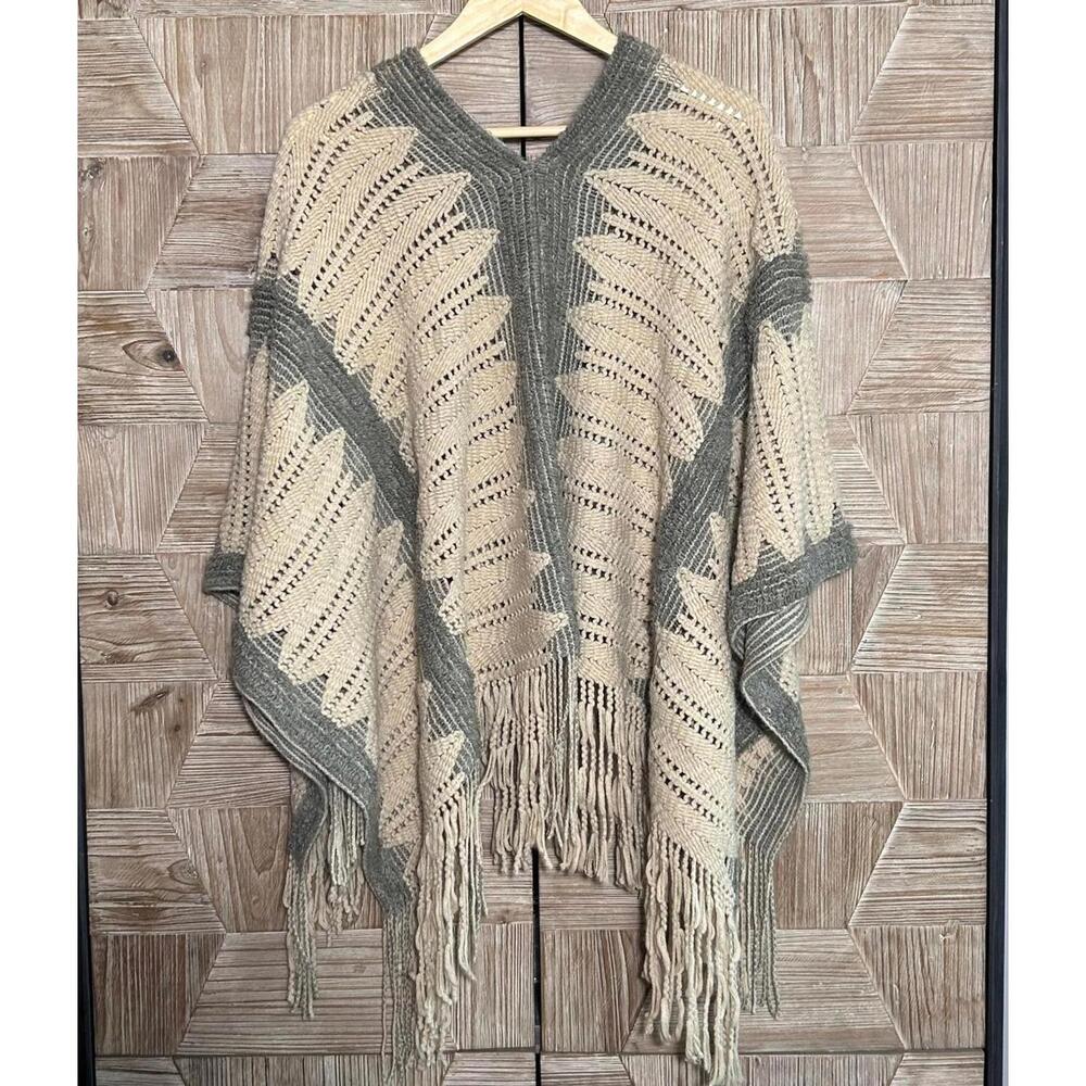 Women Beige And Gray Knit Poncho Shawl With Fringe One Size Bohemian - Picture 3 of 5